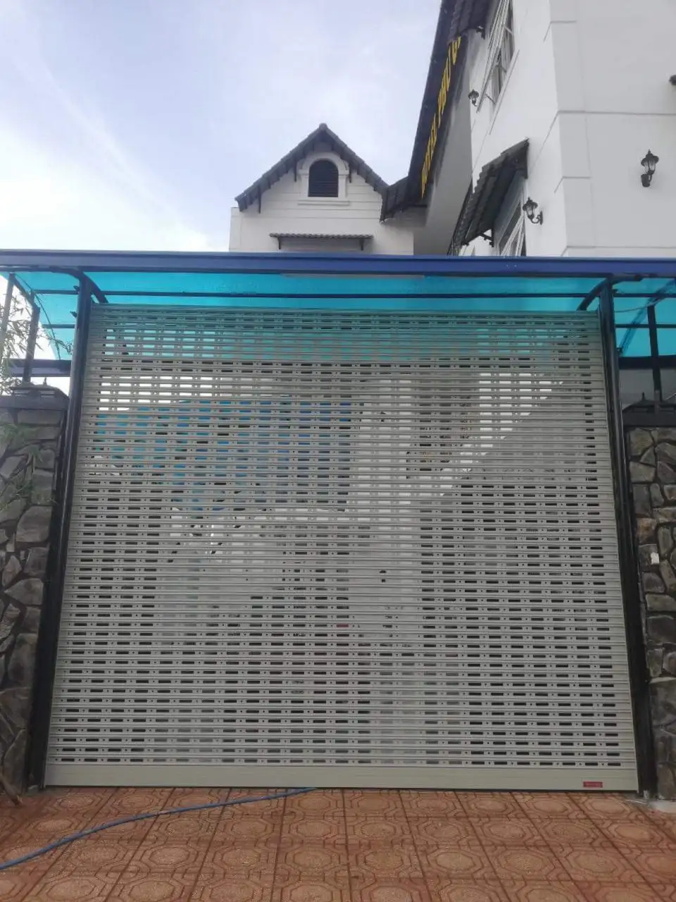 Cửa cuốn Đà Nẵng: Giải pháp an ninh và thiết kế cho ngôi nhà hiện đại